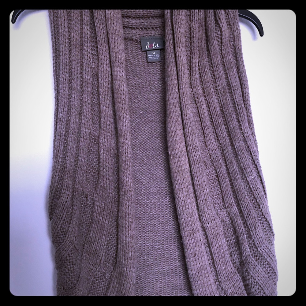 Sleeveless sweater vest